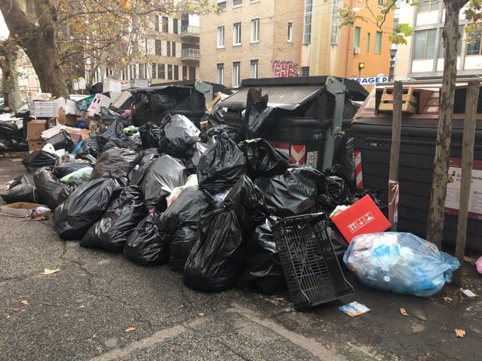 Roma città eterna(mente) invasa dai rifiuti 